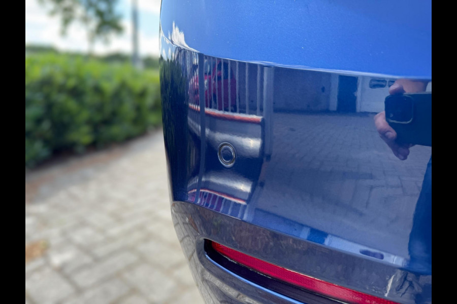 BMW 3-serie 320i High Executive 184 PK / PDC / NAVIGATIE / CRUISE / NL AUTO / LEDER / AUTOMAAT