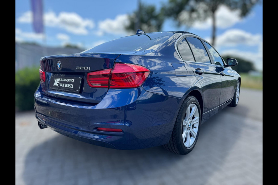 BMW 3-serie 320i High Executive 184 PK / PDC / NAVIGATIE / CRUISE / NL AUTO / LEDER / AUTOMAAT