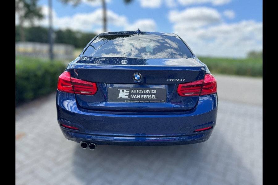 BMW 3-serie 320i High Executive 184 PK / PDC / NAVIGATIE / CRUISE / NL AUTO / LEDER / AUTOMAAT