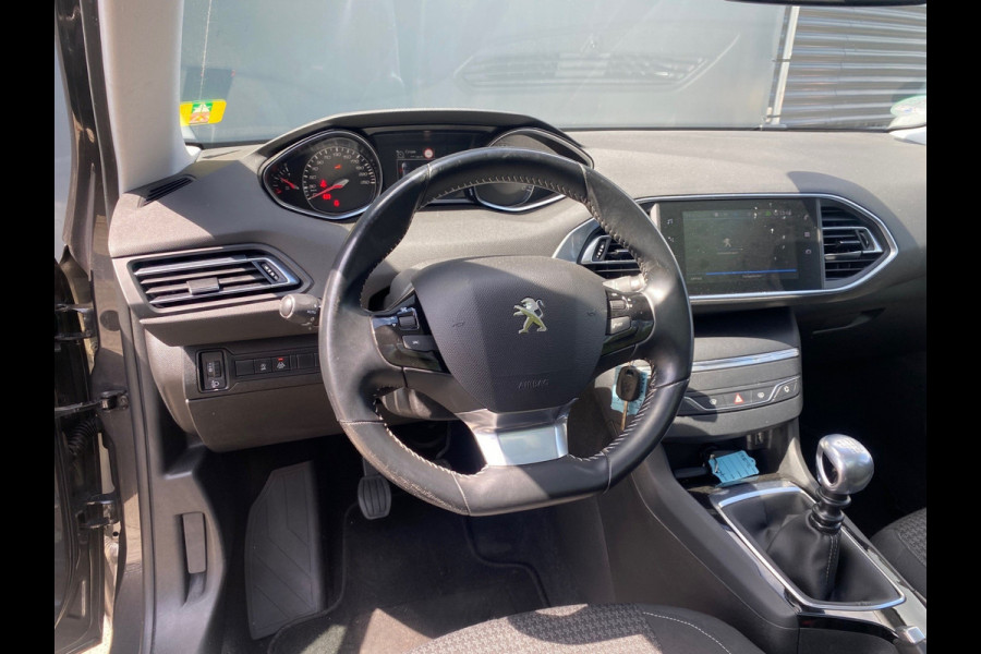 Peugeot 308 SW BWJ 2019 | 1.2 PT 111PK Executive | NWE APK | PANO DAK | CLIMA | NAVI | CRUISE | PDC | LICHTMETAAL | PRIVACY GLASS