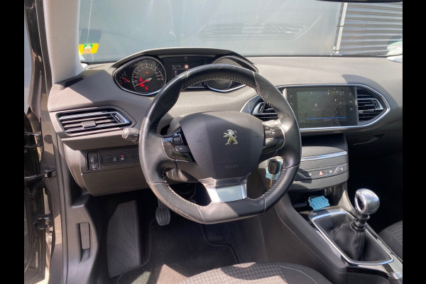 Peugeot 308 SW BWJ 2019 | 1.2 PT 111PK Executive | NWE APK | PANO DAK | CLIMA | NAVI | CRUISE | PDC | LICHTMETAAL | PRIVACY GLASS