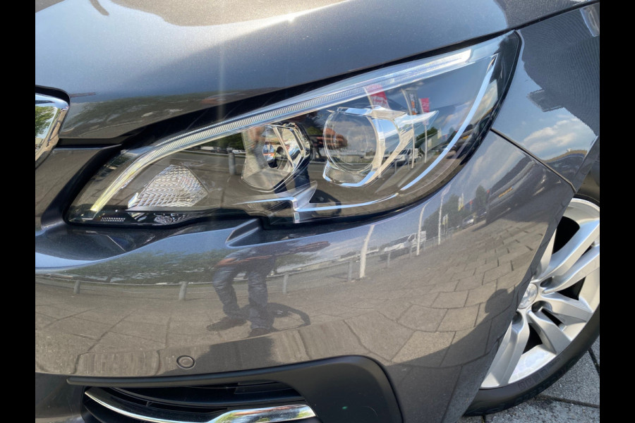 Peugeot 308 SW BWJ 2019 | 1.2 PT 111PK Executive | NWE APK | PANO DAK | CLIMA | NAVI | CRUISE | PDC | LICHTMETAAL | PRIVACY GLASS