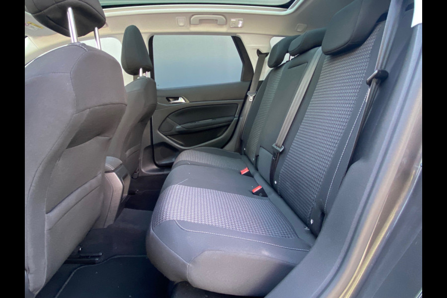 Peugeot 308 SW BWJ 2019 | 1.2 PT 111PK Executive | NWE APK | PANO DAK | CLIMA | NAVI | CRUISE | PDC | LICHTMETAAL | PRIVACY GLASS