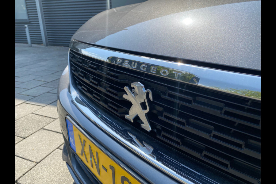 Peugeot 308 SW BWJ 2019 | 1.2 PT 111PK Executive | NWE APK | PANO DAK | CLIMA | NAVI | CRUISE | PDC | LICHTMETAAL | PRIVACY GLASS