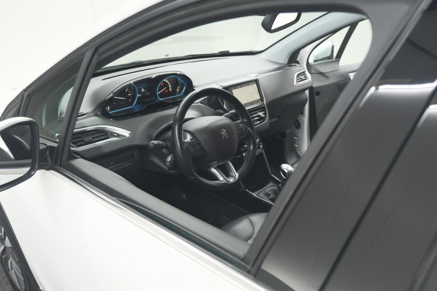 Peugeot 2008 PureTech 130 Allure | Camera | Apple Carplay | Parkeersensoren | Navigatie
