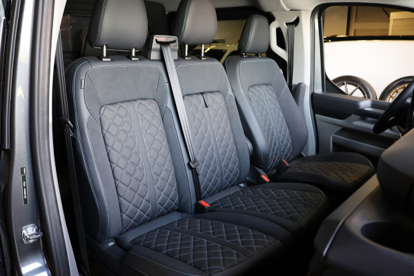 Ford Transit Custom 320 2.0 TDCI 170PK L2H1 DC LIMITED | L+R Schuifdeur | Dubbel Cabine | ACC | Blind Spot | Navigatie | Camera | CarPlay | Lane Ass Raptor Edition | Trekhaak | 6-Zitter | Verlengde fabrieksgarantie tot 09-2029