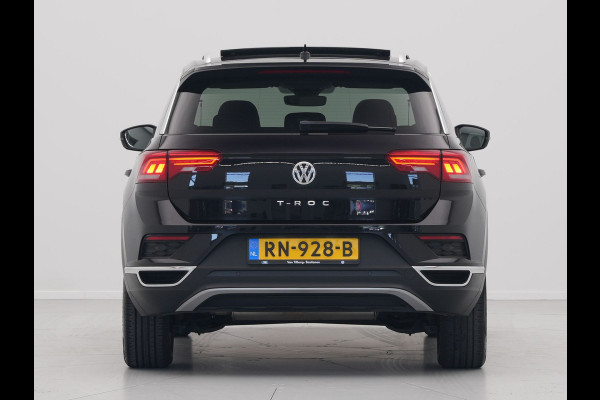 Volkswagen T-Roc 1.0 TSI 115pk Style Trekhaak Panorama Navigatie Camera Acc Carplay 323