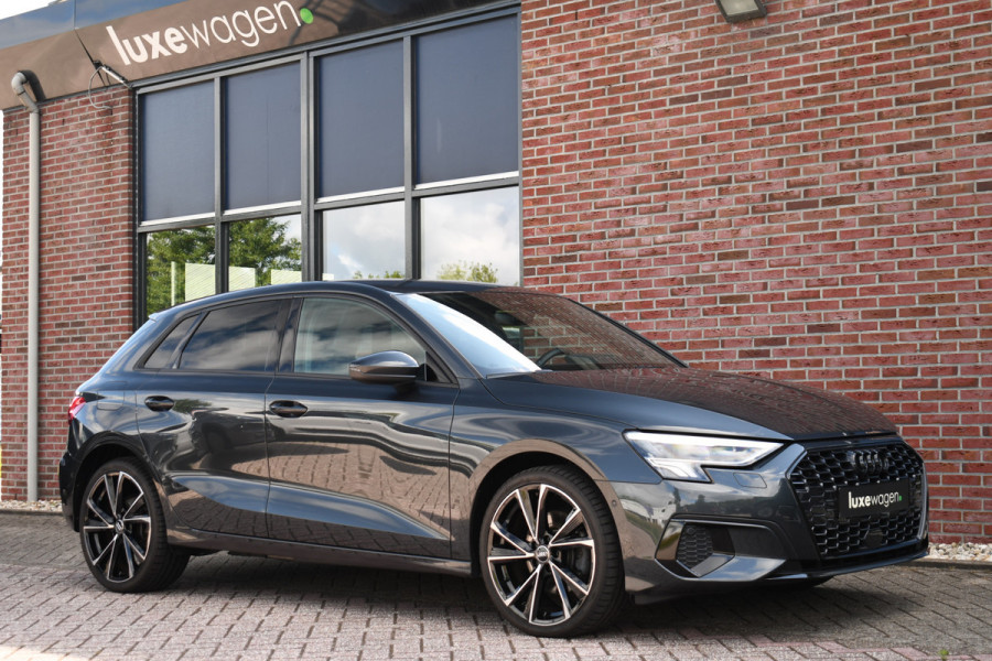 Audi A3 Sportback 40 TFSI e S-zetels ACC Head-up 19inch El-klep