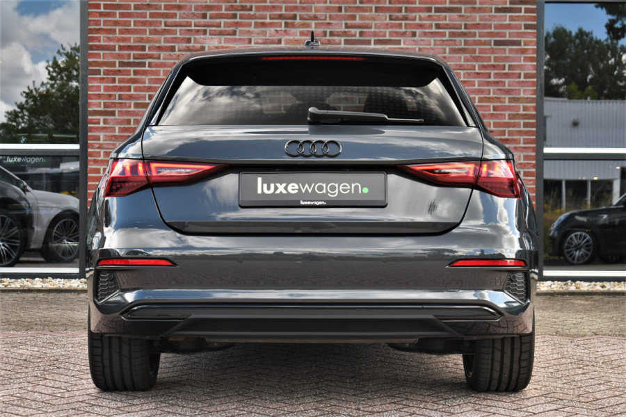 Audi A3 Sportback 40 TFSI e S-zetels ACC Head-up 19inch El-klep