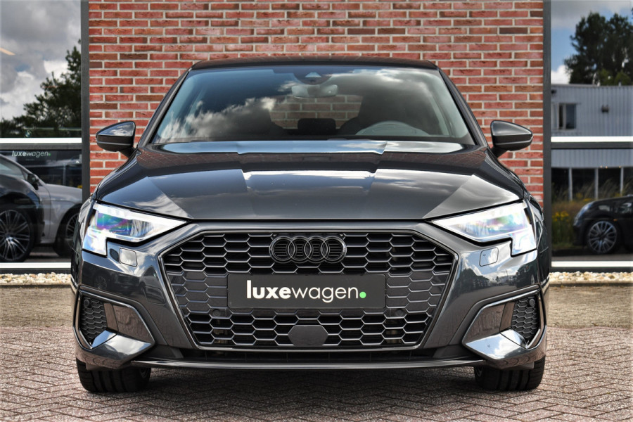 Audi A3 Sportback 40 TFSI e S-zetels ACC Head-up 19inch El-klep