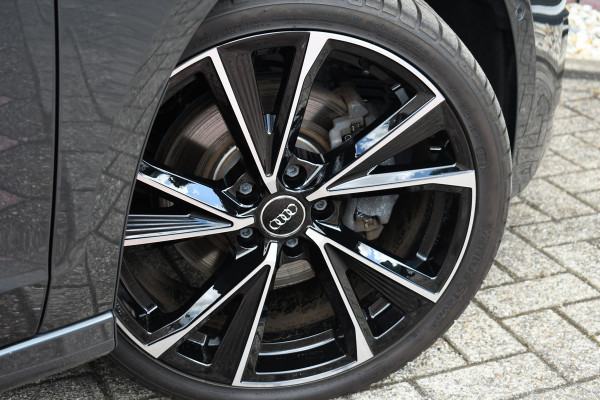 Audi A3 Sportback 40 TFSI e S-zetels ACC Head-up 19inch El-klep