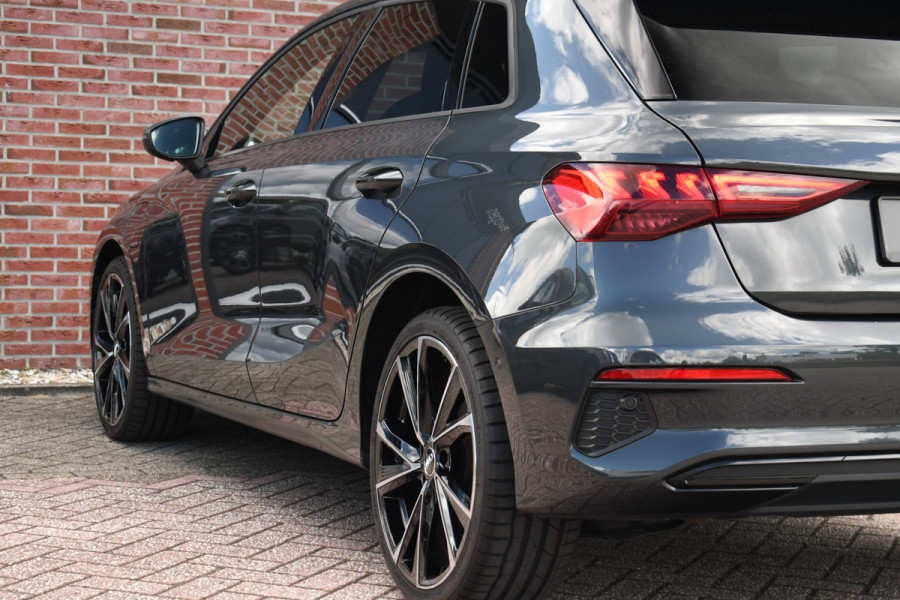 Audi A3 Sportback 40 TFSI e S-zetels ACC Head-up 19inch El-klep