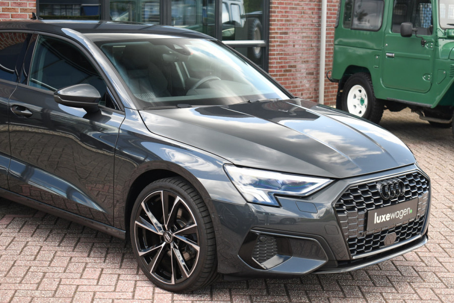 Audi A3 Sportback 40 TFSI e S-zetels ACC Head-up 19inch El-klep