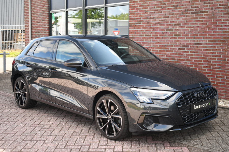 Audi A3 Sportback 40 TFSI e S-zetels ACC Head-up 19inch El-klep