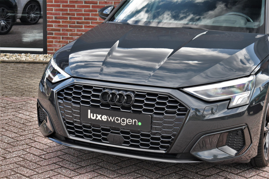 Audi A3 Sportback 40 TFSI e S-zetels ACC Head-up 19inch El-klep