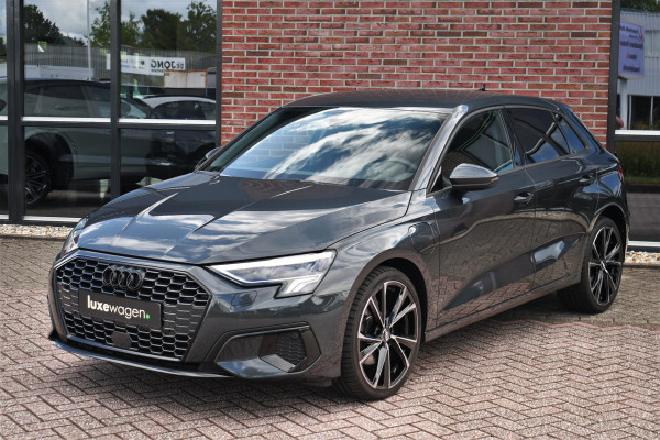 Audi A3 Sportback 40 TFSI e S-zetels ACC Head-up 19inch El-klep