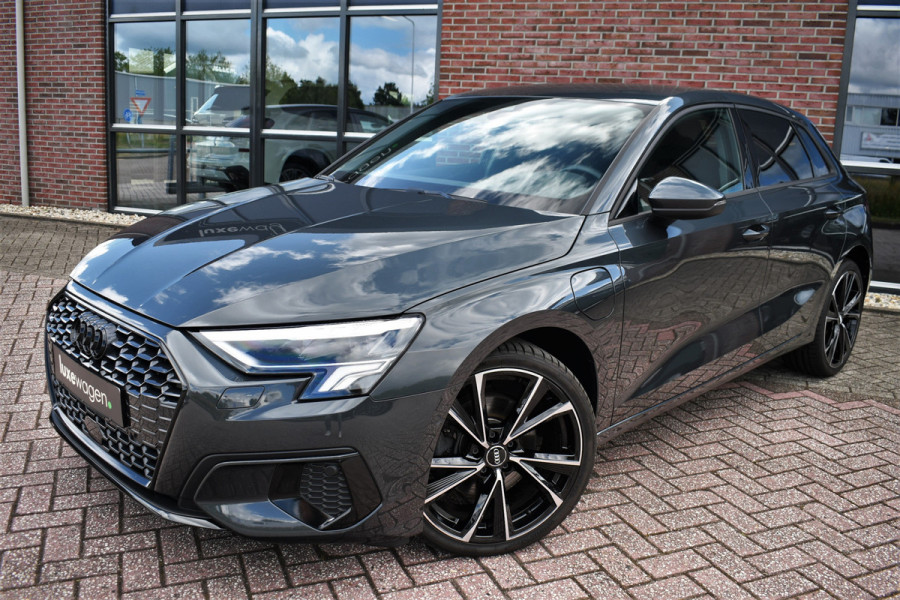 Audi A3 Sportback 40 TFSI e S-zetels ACC Head-up 19inch El-klep