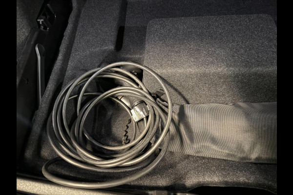 Volvo XC40 1.5 T5 Recharge R-Design 262PK PANO/NAVI/DAB/H-KARDON/STOEL-M/ECC/PDC/CRUISE///