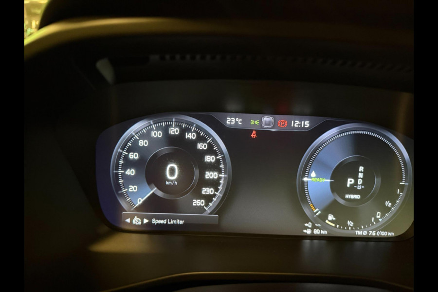 Volvo XC40 1.5 T5 Recharge R-Design 262PK PANO/NAVI/DAB/H-KARDON/STOEL-M/ECC/PDC/CRUISE///