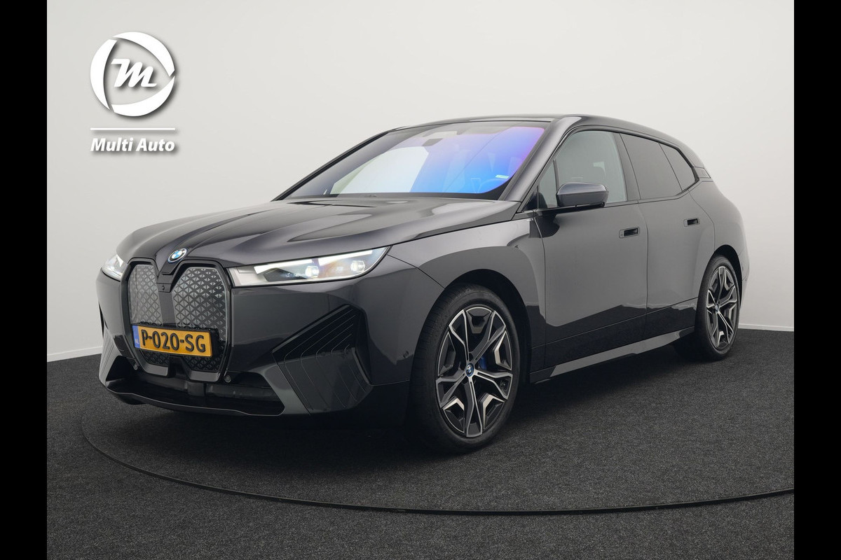 BMW iX xDrive40 High Executive 77 kWh INCL BTW | Trekhaak af Fabriek | Panodak | Lederen Comfortzetels Massage & Memory | 360 Camera | Head Up | Widescreen | 22"L.M | Harman Kardon | BMW iX xDrive40 High Executive 77 kWh INCL BTW | Trekhaak af Fabriek | Panodak | Lederen Comfortzetels Massage & Memory | 360 Camera | Head Up | Widescreen | 22"L.M | Harman Kardon |