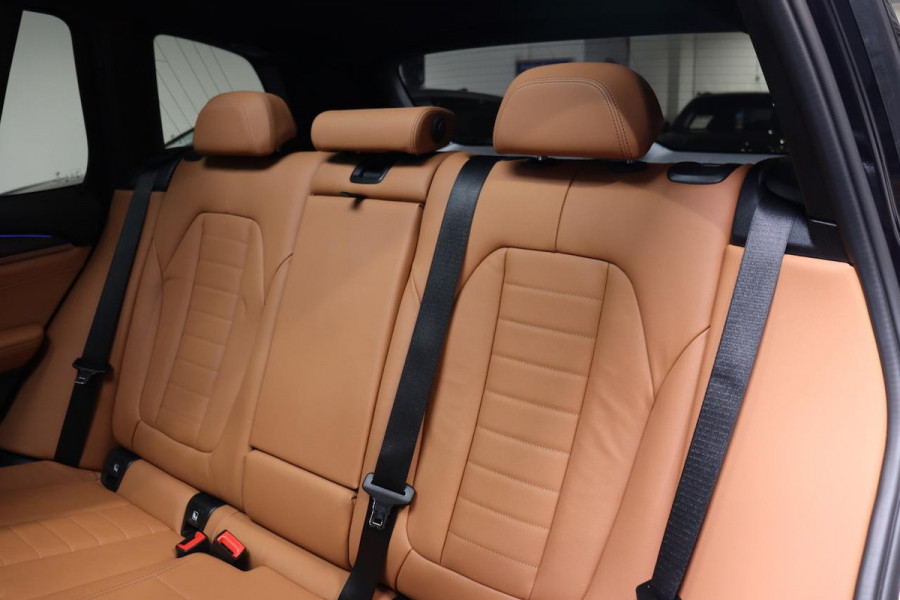 BMW X3 xDrive30e High Ex M Sport Zetels|PANO|Driving ass