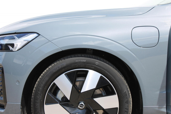 Volvo XC60 2.0 T6 Plug-in hybrid AWD Ultimate Dark Trekhaak / Luchtvering / Bowers & Wilkins / Adaptive Cruise control / 360 Camera / BLIS / Stoelverwarming voor en achter / Stuurverwarming /  Elektrisch bedienbare stoelen met geheugen /