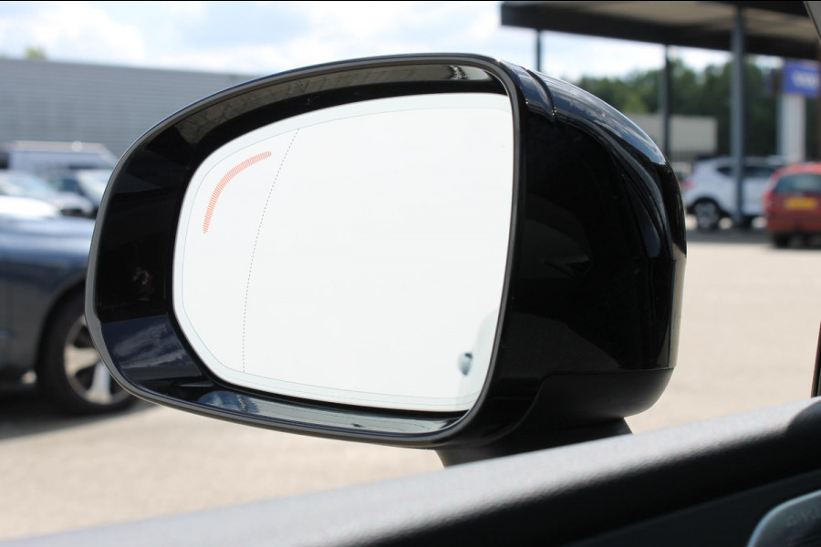 Volvo XC60 2.0 T6 Plug-in hybrid AWD Ultimate Dark Trekhaak / Luchtvering / Bowers & Wilkins / Adaptive Cruise control / 360 Camera / BLIS / Stoelverwarming voor en achter / Stuurverwarming /  Elektrisch bedienbare stoelen met geheugen /
