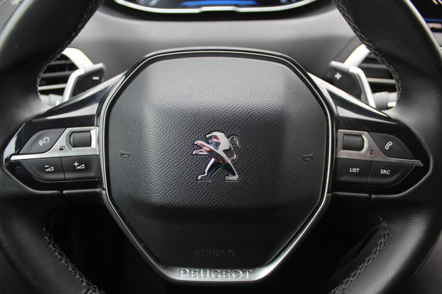 Peugeot 3008 1.2 PureTech GT-Line / Trekhaak / Panoramadak / Camera / 18'' / Half leder / Navigatie / Stoelverwarming / DAB / Dodehoek / Apple Carplay / Stoelverwarming / Cruise Control