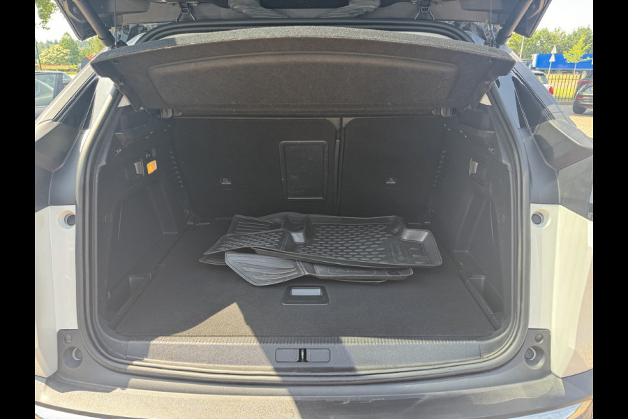 Peugeot 3008 1.2 PureTech GT-Line / Trekhaak / Panoramadak / Camera / 18'' / Half leder / Navigatie / Stoelverwarming / DAB / Dodehoek / Apple Carplay / Stoelverwarming / Cruise Control