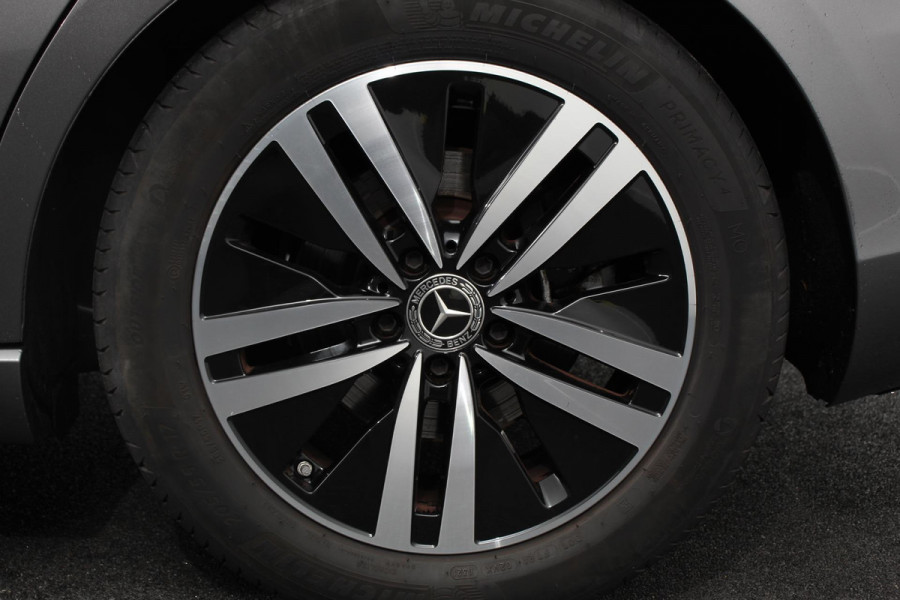 Mercedes-Benz A-Klasse 200 Automaat Progressive | Sfeerverlichting | Navigatie | Climate control | Camera | Parkeer sensoren | Half Lederen Bekleding | Led  | Cruise Control | LMV Velgen