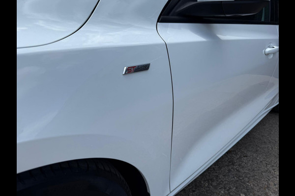 Ford FOCUS Wagon 2.0 EcoBlue ST Line X Business 1STE EIGEN | NAVI | CARPLAY | PDC | STOELVERWARMING | NWE APK