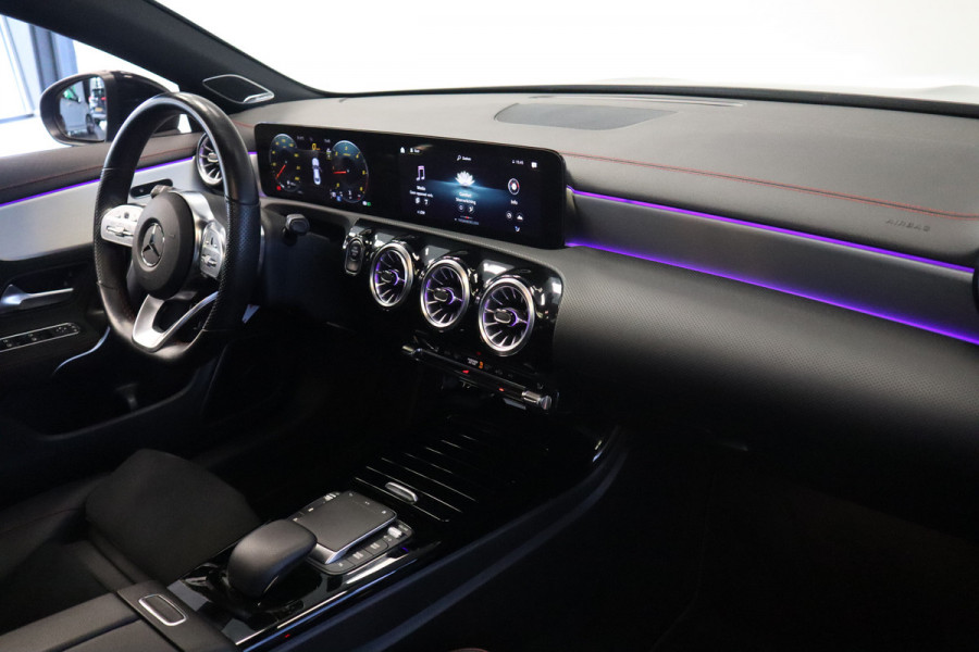Mercedes-Benz CLA-Klasse 220 d AMG Line Panoramadak Burmester Multibeam-led