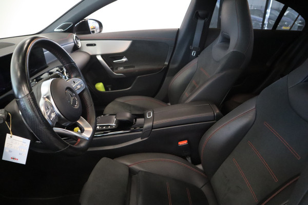 Mercedes-Benz CLA-Klasse 220 d AMG Line Panoramadak Burmester Multibeam-led
