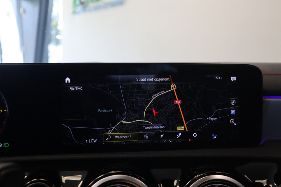 Mercedes-Benz CLA-Klasse 220 d AMG Line Panoramadak Burmester Multibeam-led
