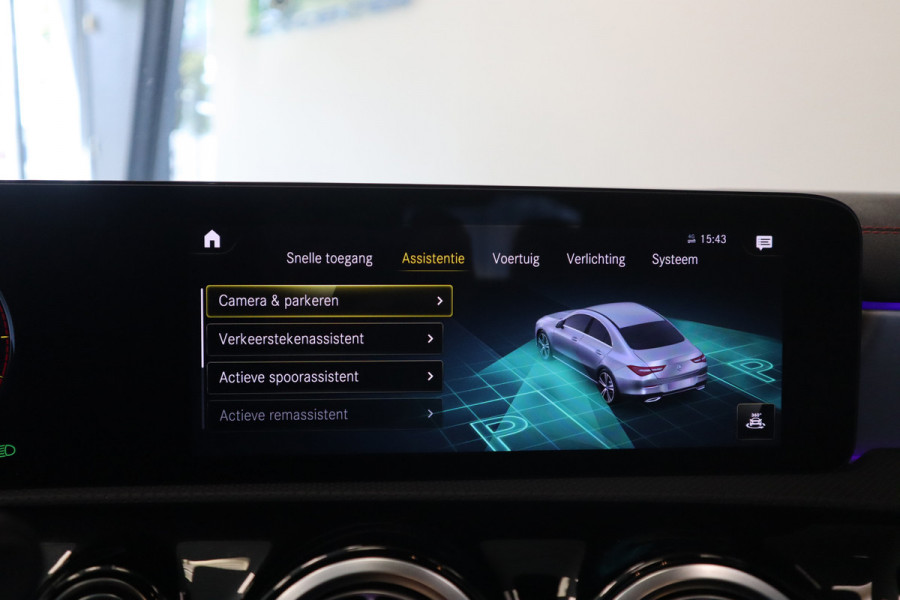 Mercedes-Benz CLA-Klasse 220 d AMG Line Panoramadak Burmester Multibeam-led