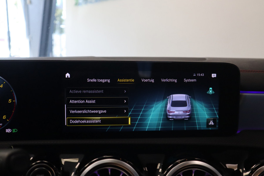 Mercedes-Benz CLA-Klasse 220 d AMG Line Panoramadak Burmester Multibeam-led