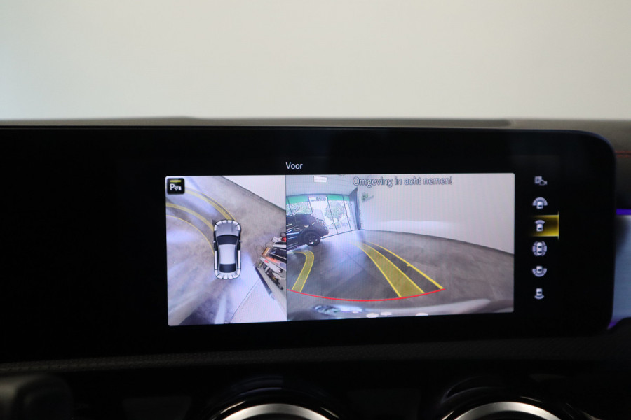 Mercedes-Benz CLA-Klasse 220 d AMG Line Panoramadak Burmester Multibeam-led