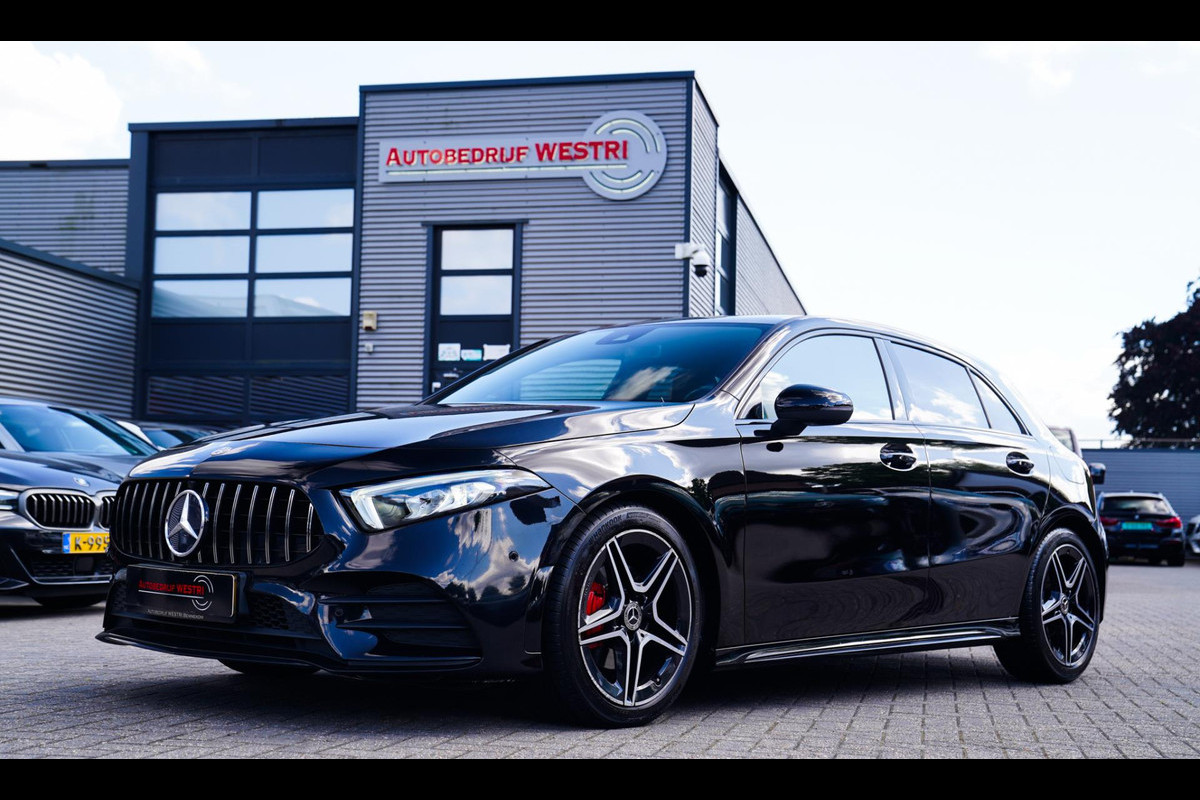 Mercedes-Benz A-Klasse 180 Business Solution AMG Night Upgrade | Achteruitrij camera | Stoelverwarming Mercedes-Benz A-Klasse 180 Business Solution AMG Night Upgrade | Achteruitrij camera | Stoelverwarming