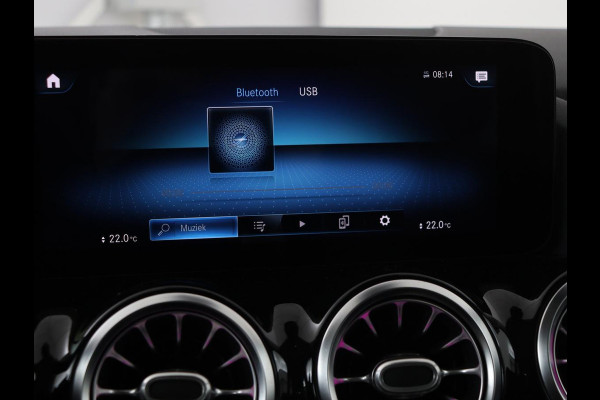 Mercedes-Benz B-Klasse 180 Business Solution Luxury | Leder | Trekhaak | Stoelverwarming | Camera | Navigatie | Full LED | Park Assist | Sfeerverlichting | Widescreen