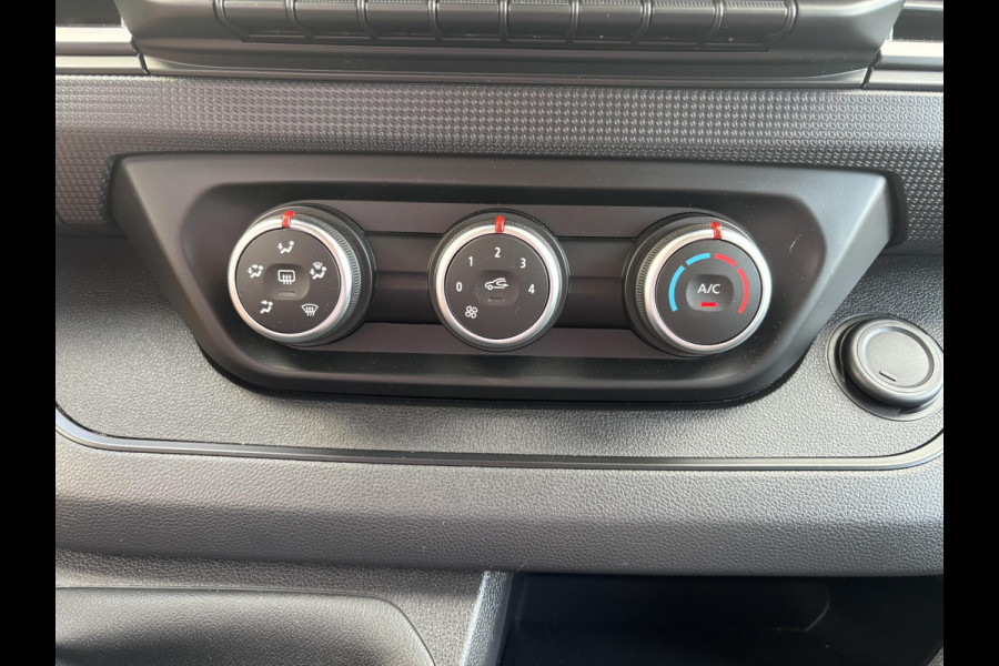 Renault Trafic 2.0 Blue dCi 130 T30 L2H1*A/C*CRUISE*CAMERA*3PERS