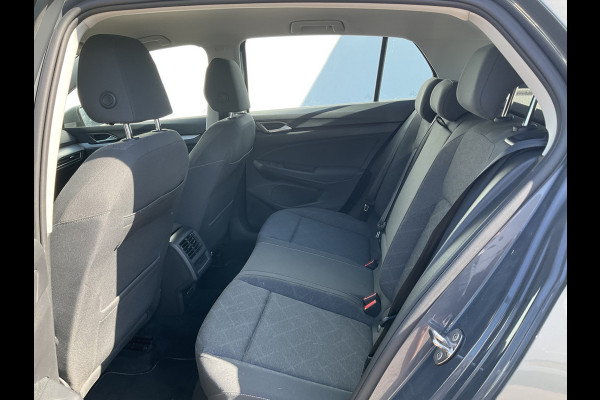 Volkswagen Golf 1.5 TSI Life Adap.Cruise Sfeerverl Carplay Led NL-Auto Dealer-Onderhouden!