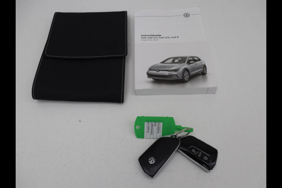 Volkswagen Golf 1.0 TSI Life | Carplay | Sfeerverlichting | Navigatie | Adaptive cruise | Full LED | Parkeerhulp | DAB | Climate control | Bluetooth