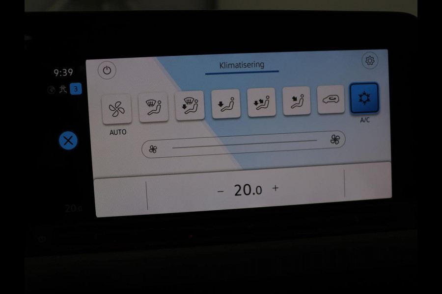 Volkswagen Golf 1.0 TSI Life | Carplay | Sfeerverlichting | Navigatie | Adaptive cruise | Full LED | Parkeerhulp | DAB | Climate control | Bluetooth