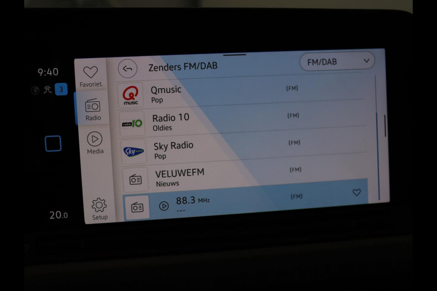 Volkswagen Golf 1.0 TSI Life | Carplay | Sfeerverlichting | Navigatie | Adaptive cruise | Full LED | Parkeerhulp | DAB | Climate control | Bluetooth