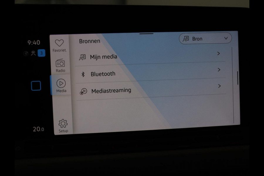 Volkswagen Golf 1.0 TSI Life | Carplay | Sfeerverlichting | Navigatie | Adaptive cruise | Full LED | Parkeerhulp | DAB | Climate control | Bluetooth