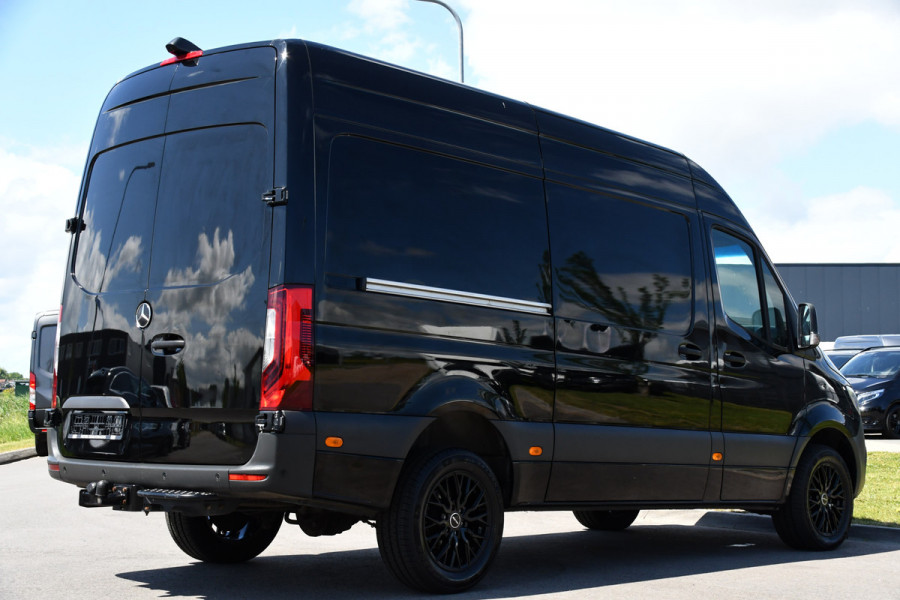 Mercedes-Benz Sprinter 319 3.0 CDI L2H2 Black Edition Adaptieve Cruise, 360 Camera, Carplay, 3500kg Trekhaak, 190PK, LED, Multimedia, Standkachel, Uniek!