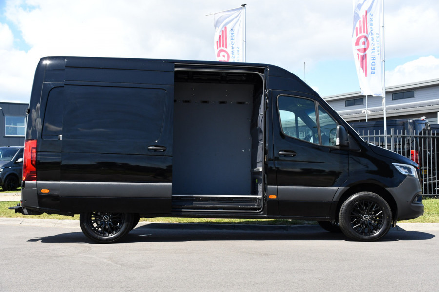 Mercedes-Benz Sprinter 319 3.0 CDI L2H2 Black Edition Adaptieve Cruise, 360 Camera, Carplay, 3500kg Trekhaak, 190PK, LED, Multimedia, Standkachel, Uniek!