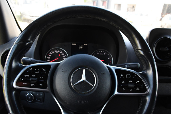 Mercedes-Benz Sprinter 319 3.0 CDI L2H2 Black Edition Adaptieve Cruise, 360 Camera, Carplay, 3500kg Trekhaak, 190PK, LED, Multimedia, Standkachel, Uniek!