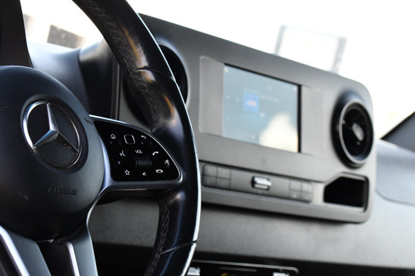 Mercedes-Benz Sprinter 319 3.0 CDI L2H2 Black Edition Adaptieve Cruise, 360 Camera, Carplay, 3500kg Trekhaak, 190PK, LED, Multimedia, Standkachel, Uniek!
