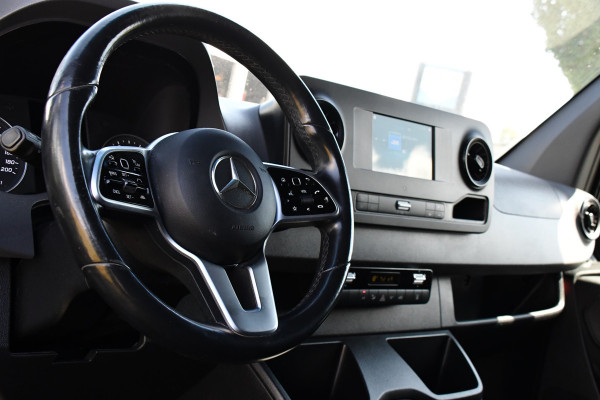Mercedes-Benz Sprinter 319 3.0 CDI L2H2 Black Edition Adaptieve Cruise, 360 Camera, Carplay, 3500kg Trekhaak, 190PK, LED, Multimedia, Standkachel, Uniek!